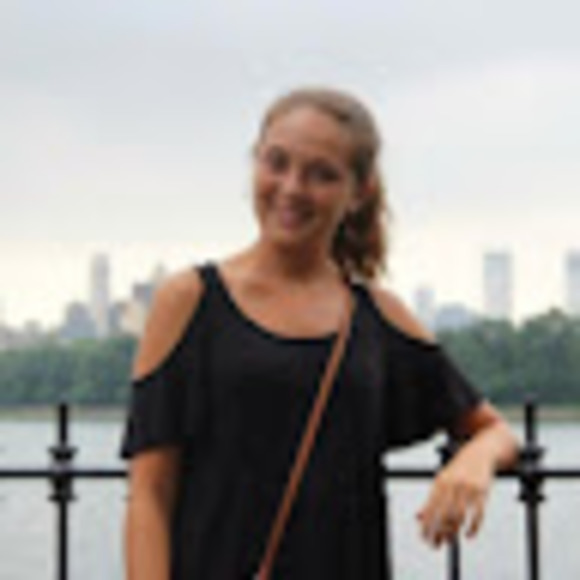 Meet your Posher, Emily - Picture 1 of 1